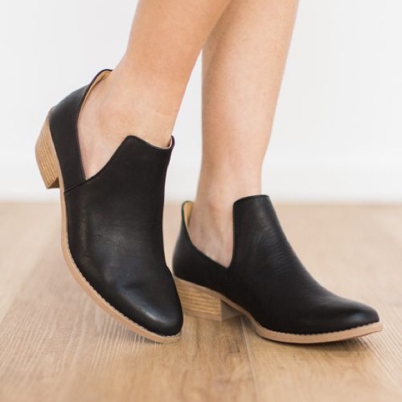 1 LEFT!!! NWT. Black open side bootie - Picture 5 of 5